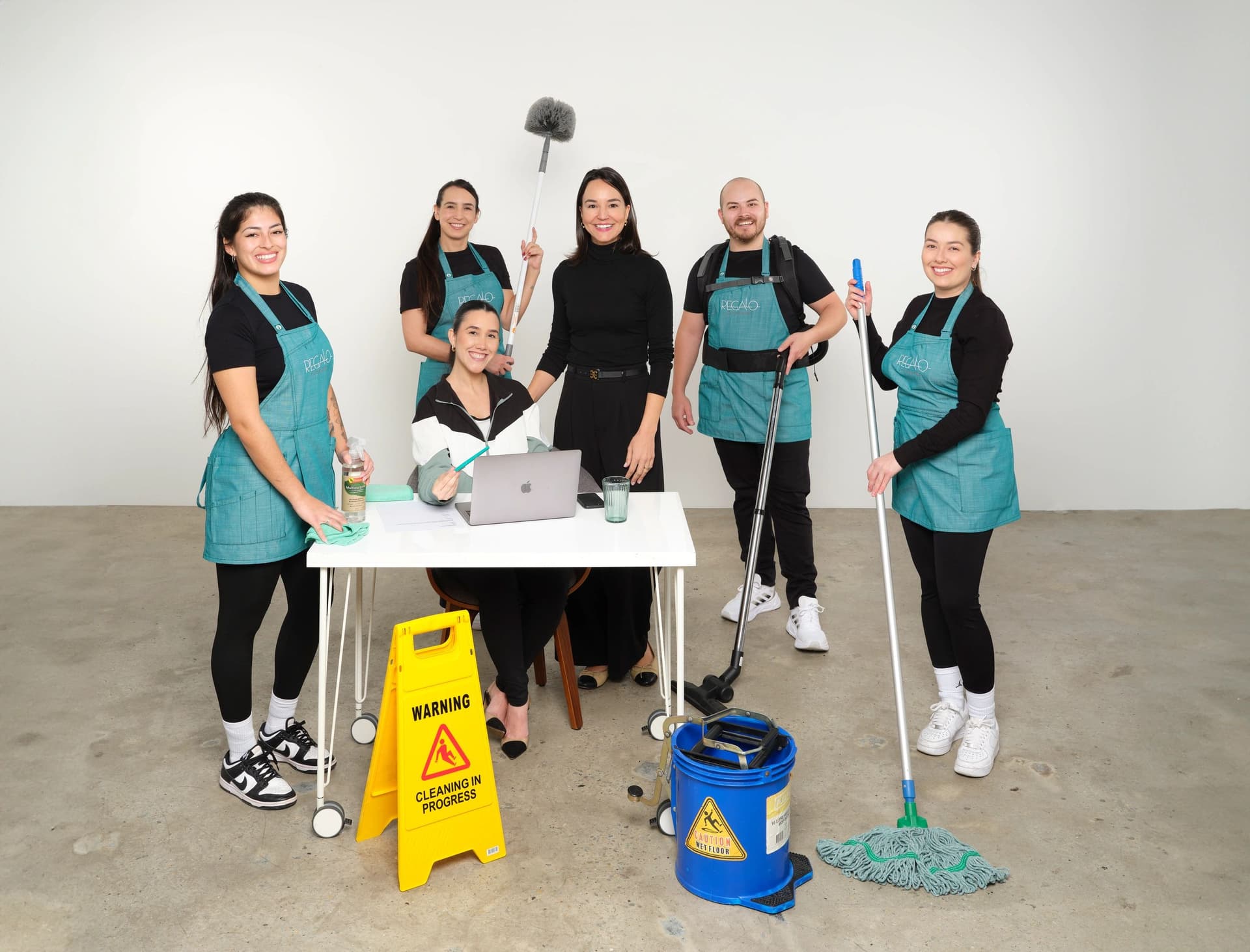 Regalo Cleaning