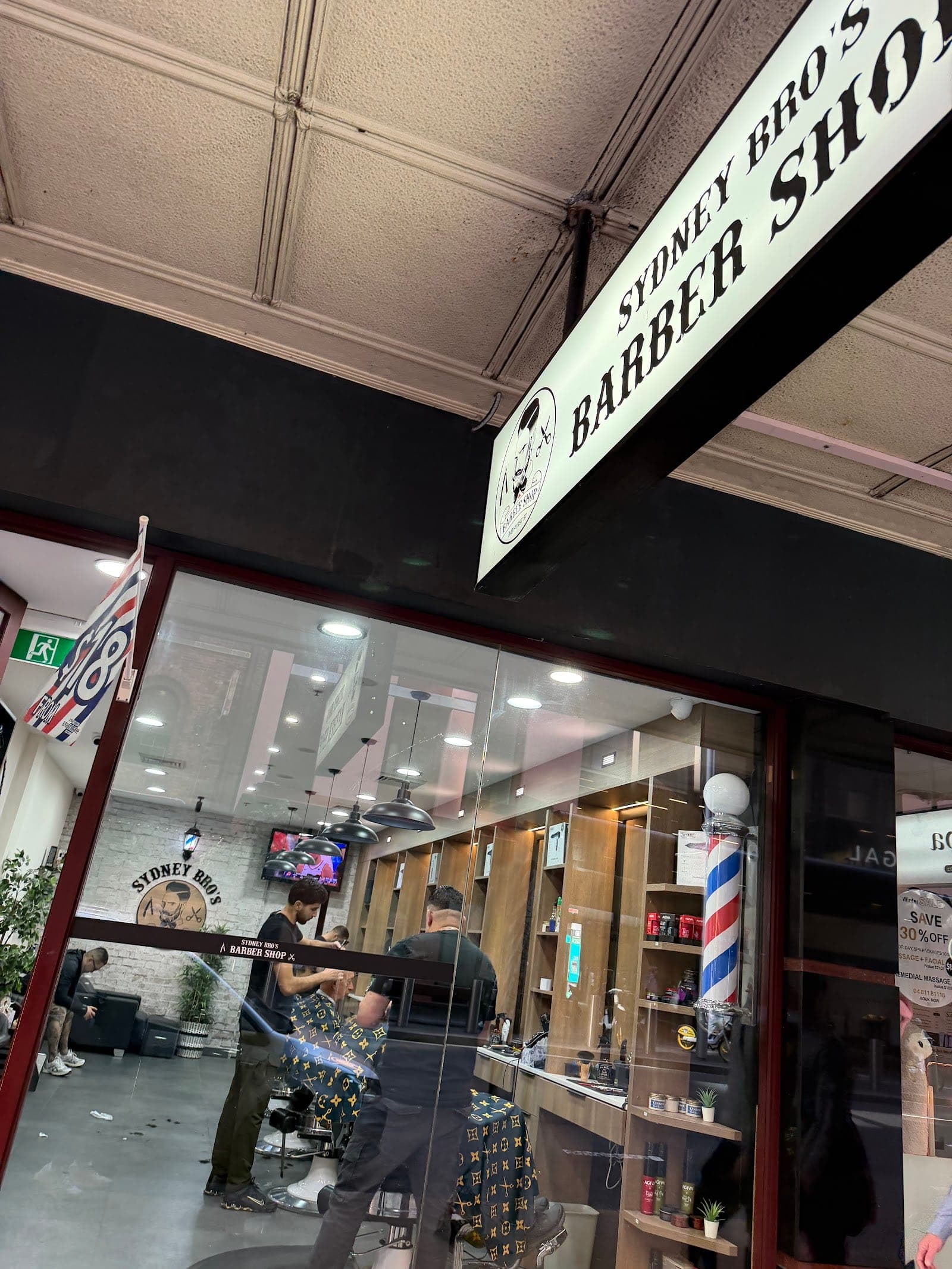 Sydney Bro's barber shop (12)
